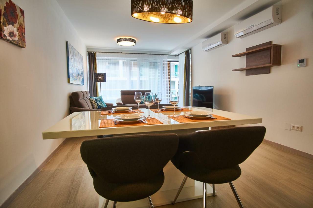 Azur Apartments - Hostaid シオーフォク 部屋 写真